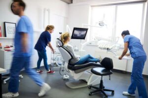 La importancia de acudir con frecuencia al dentista