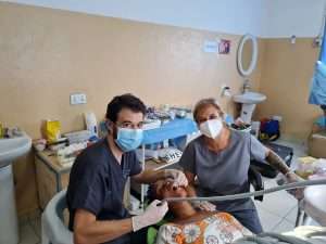 IO colaborando con DentalCoop en Sierra Leona