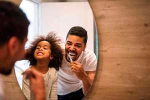 ¿Cepillarse inmediatamente después o antes de acostarse?