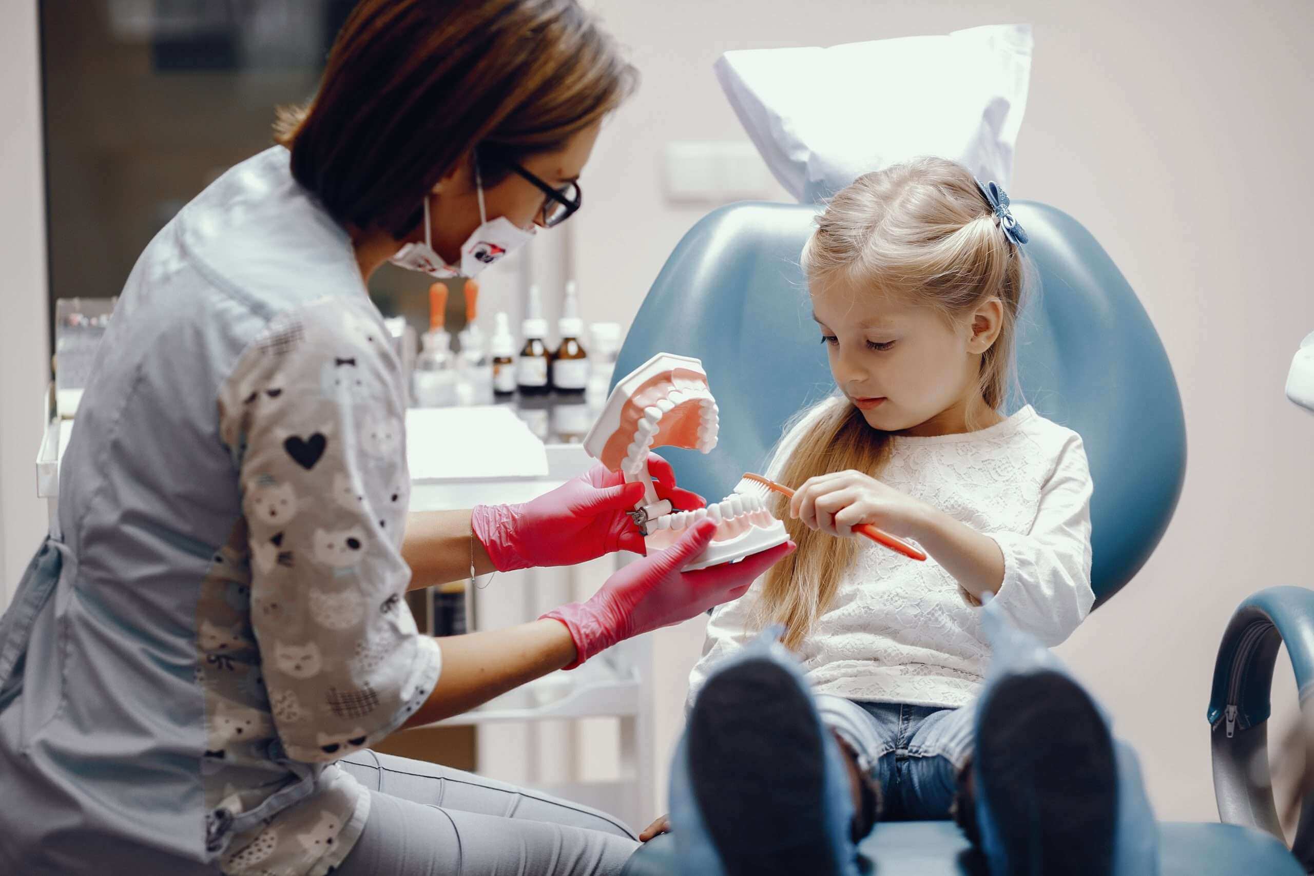 como ayudar a los niños a vencer el miedo al dentista
