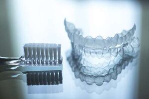 como limpiar ortodoncia invisible